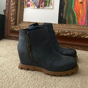 Blue Sorel bootie